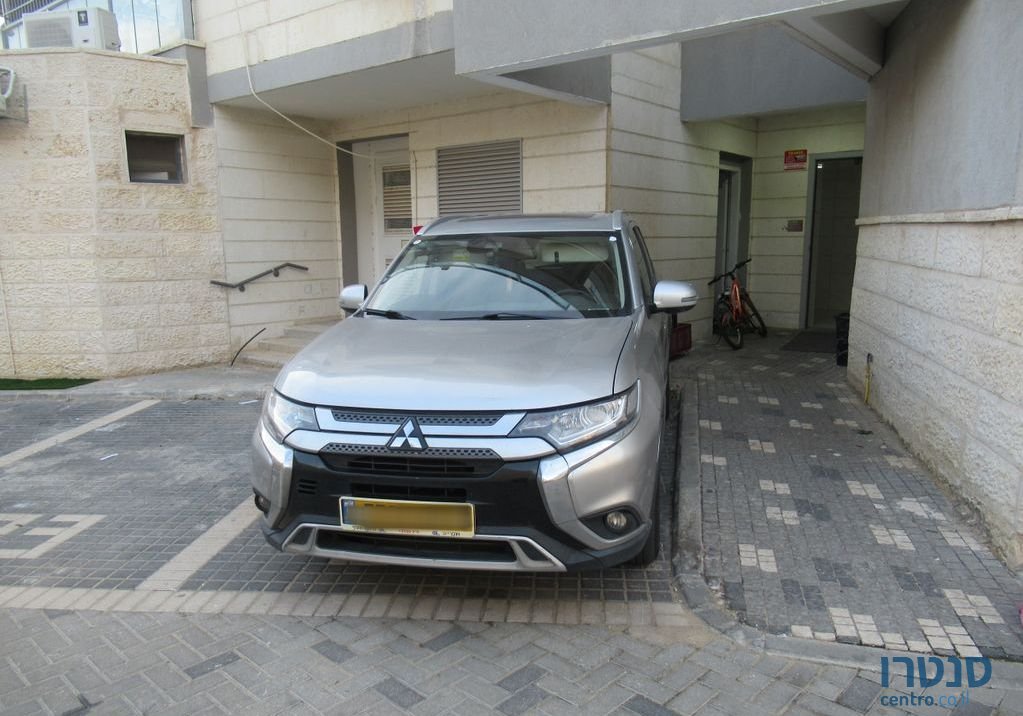 2019' Mitsubishi Outlander מיצובישי אאוטלנדר photo #2