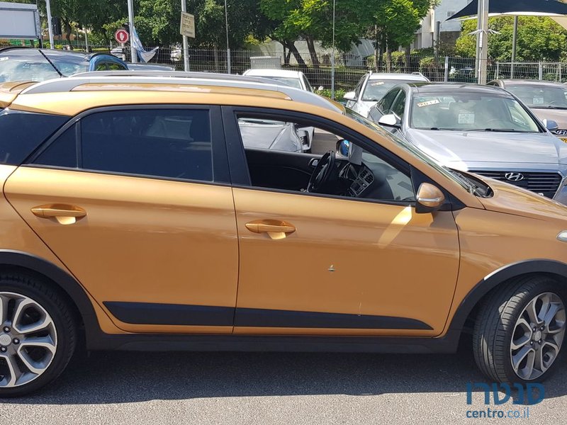 2017' Hyundai i20 photo #3