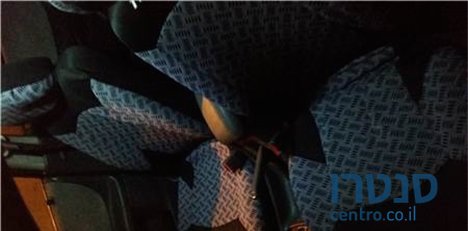 2002' Mazda 323 photo #1