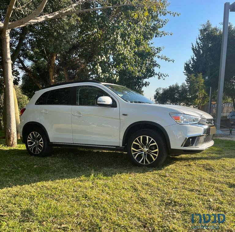 2018' Mitsubishi ASX photo #3