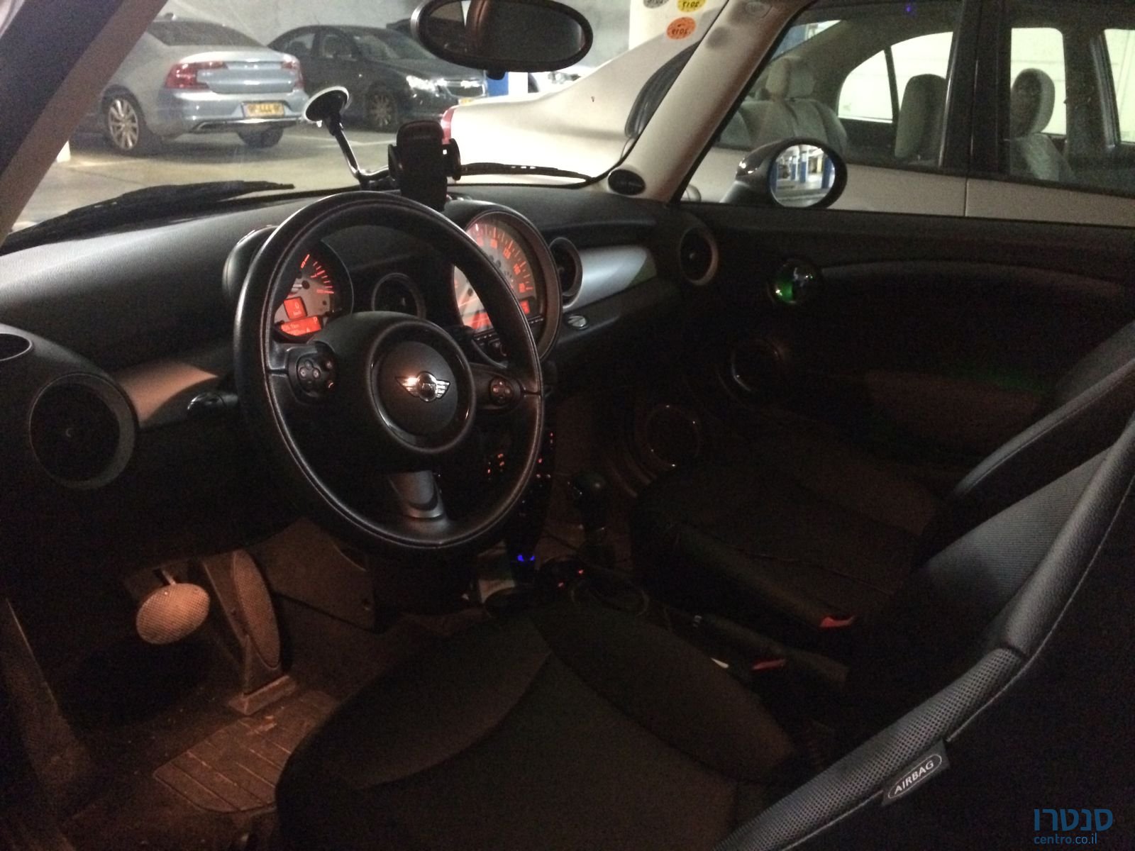 2011' MINI Cooper Clubman photo #4