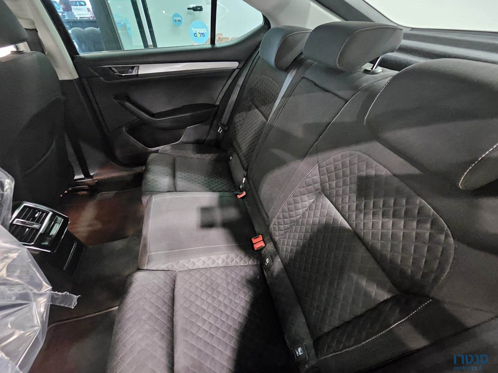 2020' Skoda Superb photo #5