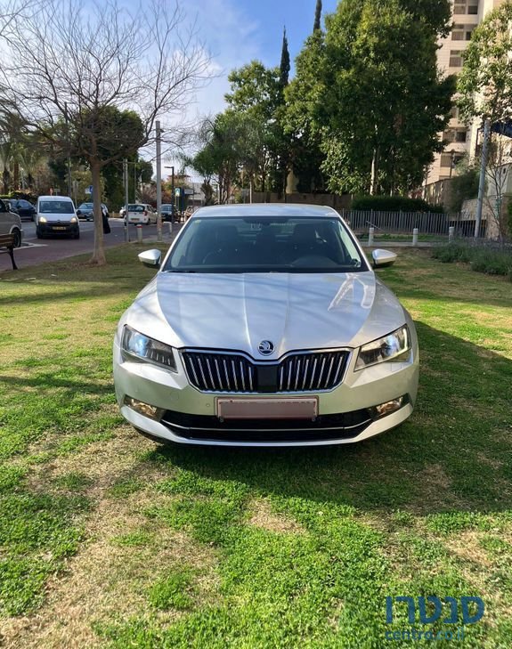 2018' Skoda Superb סקודה סופרב photo #5