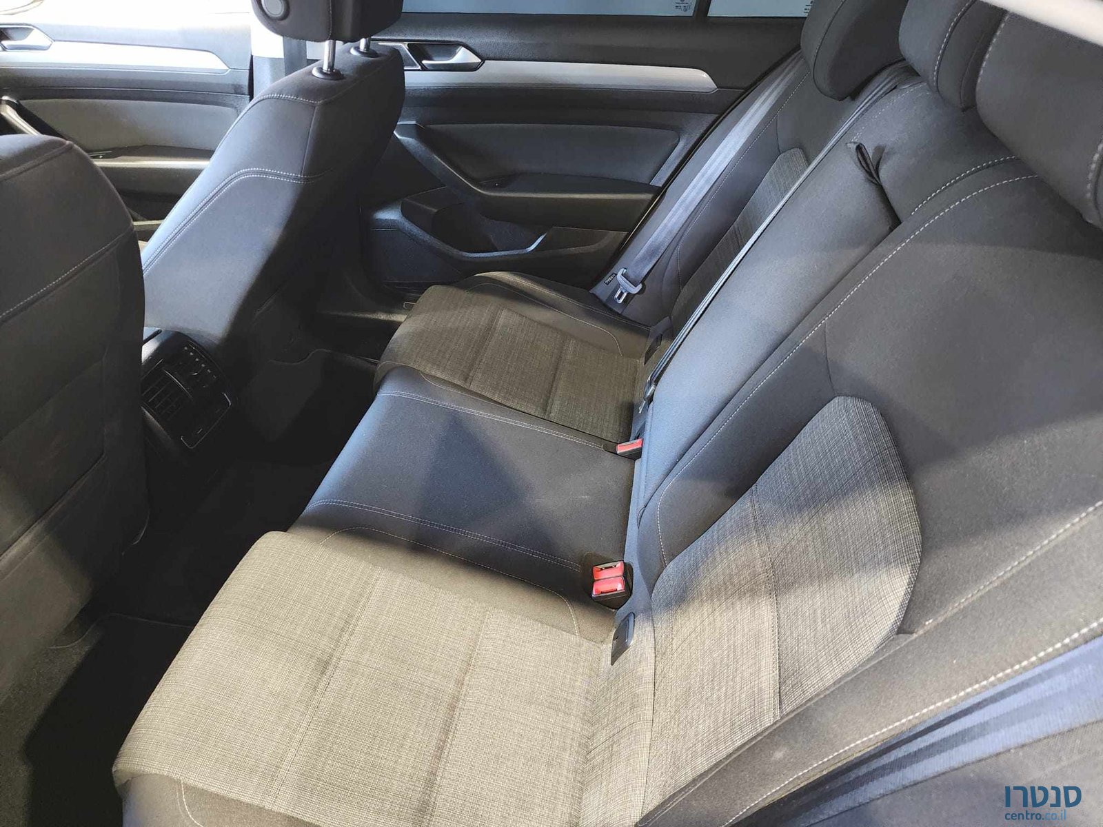 2021' Volkswagen Passat photo #6