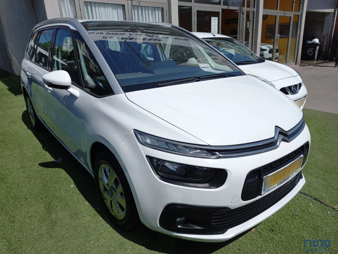 2017' Citroen C4 Picasso photo #2