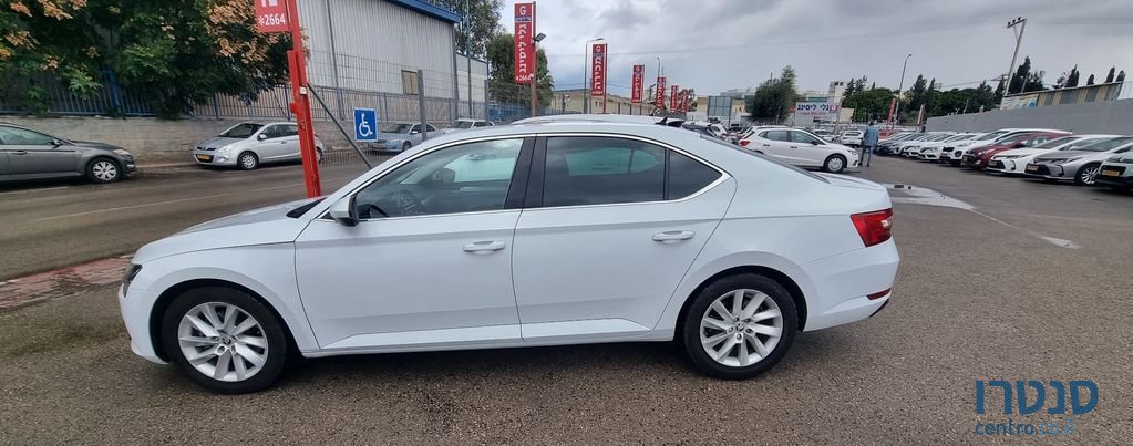2021' Skoda Superb סקודה סופרב photo #3