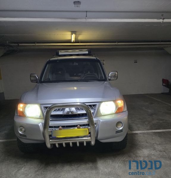 2004' Mitsubishi Pajero מיצובישי פג'רו photo #5