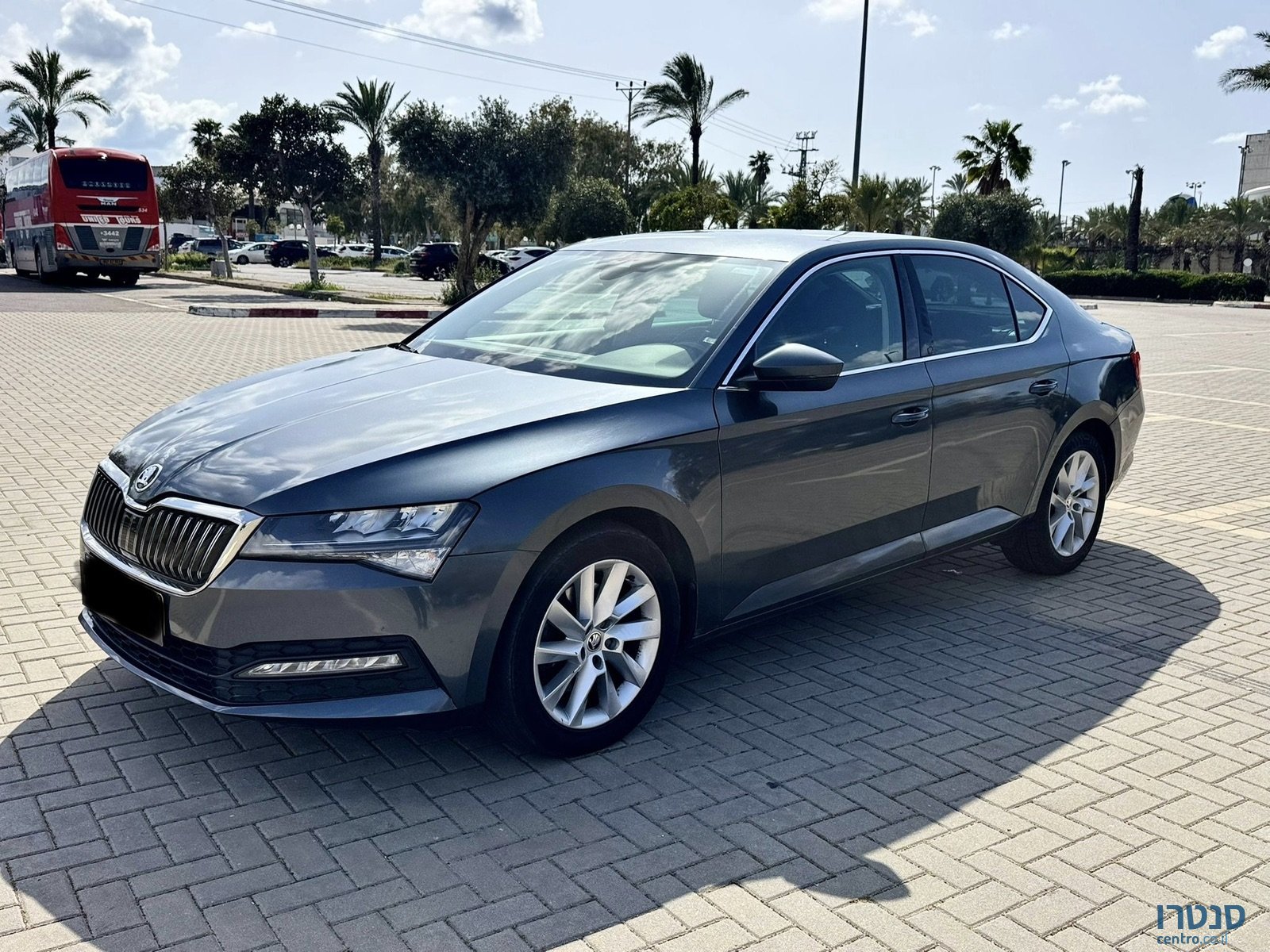 2021' Skoda Superb Ambition photo #1