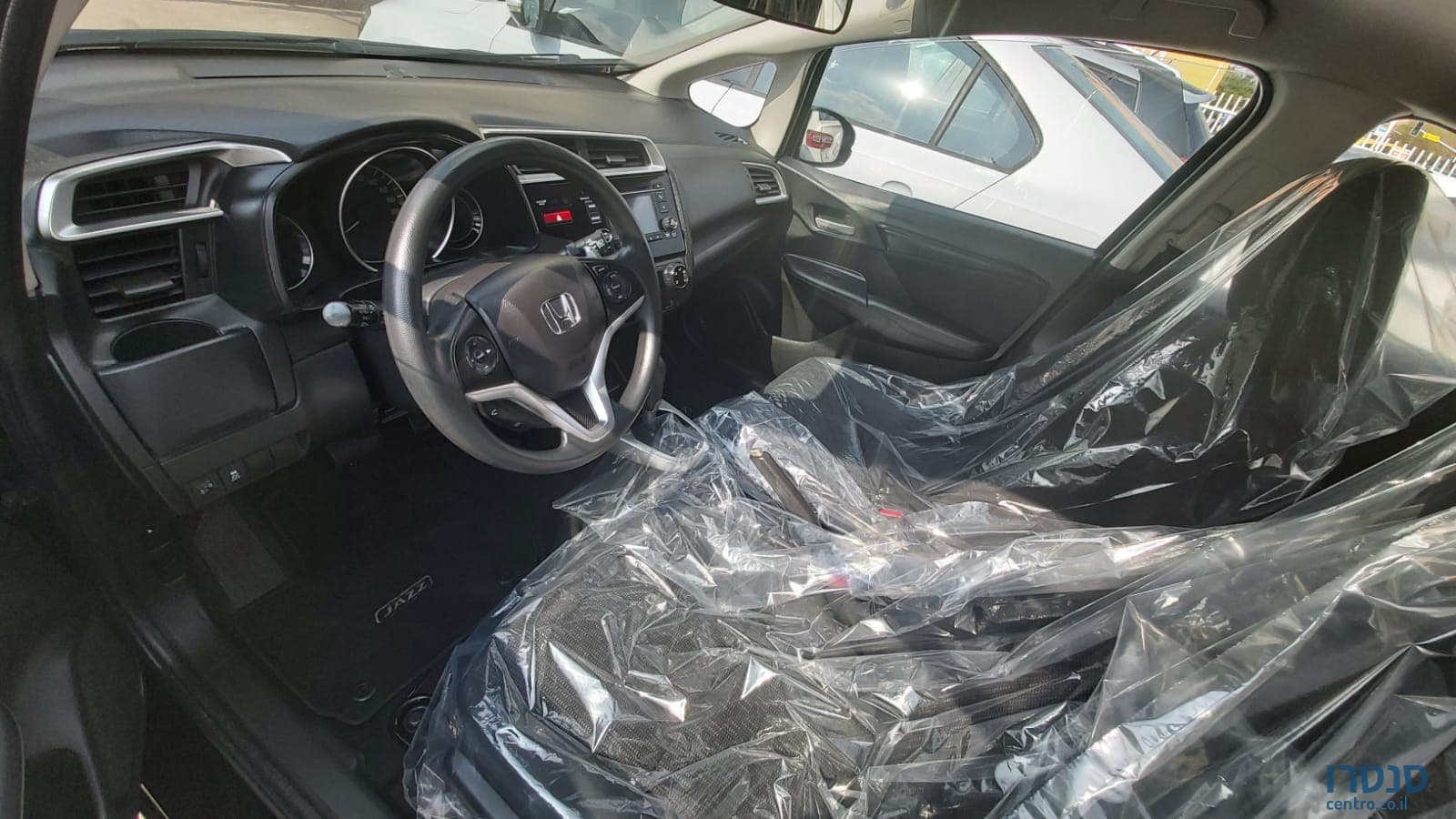 2017' Honda Jazz photo #3