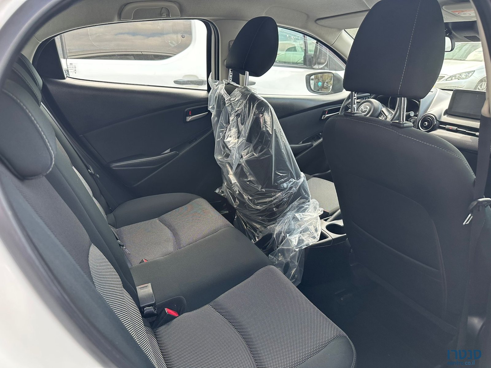 2020' Mazda 2 photo #5