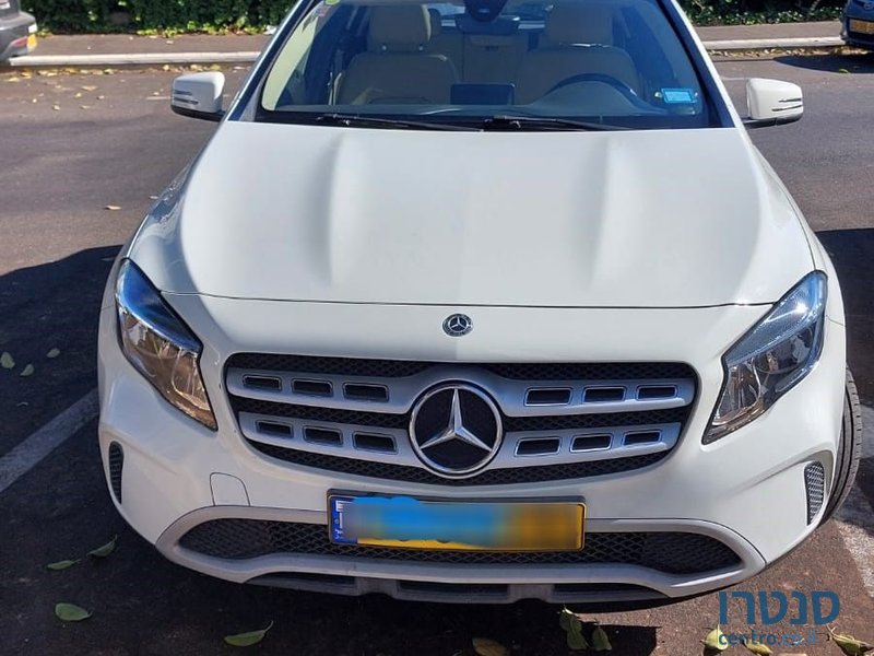 2017' Mercedes-Benz GLA מרצדס photo #1