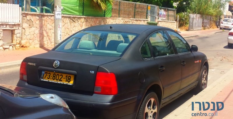 1999' Volkswagen Passat photo #3