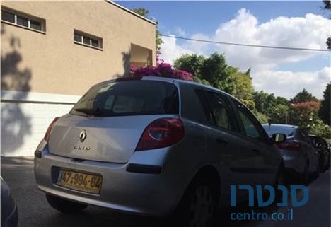 2008' Renault Clio photo #3