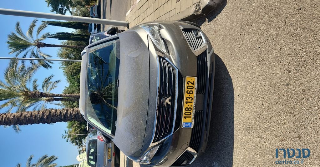 2020' Peugeot 5008 פיג'ו photo #2