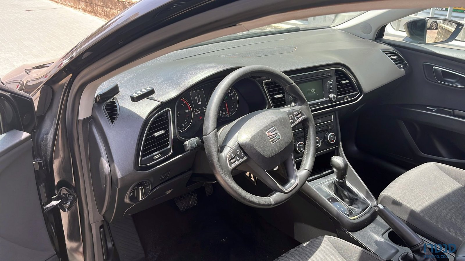 2016' SEAT Leon photo #3