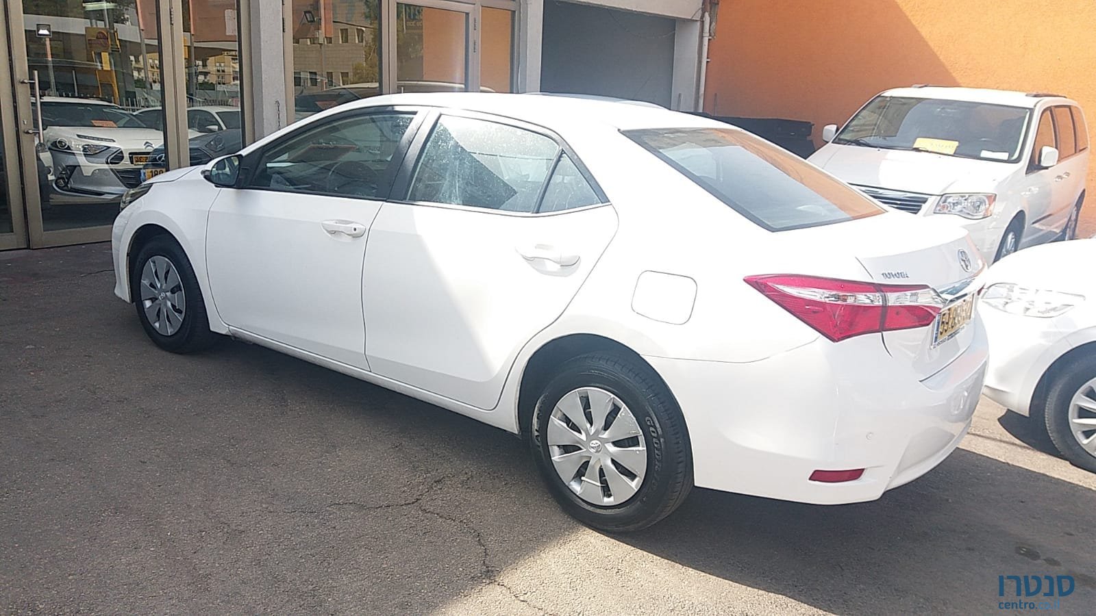 2015' Toyota Corolla photo #2