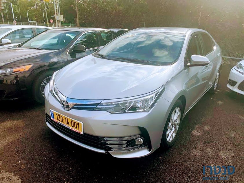 2018' Toyota Corolla photo #1