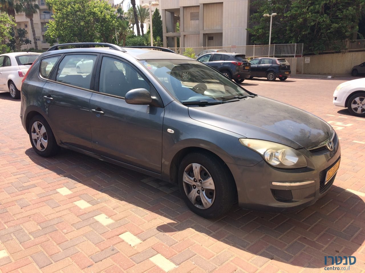 2010' Hyundai i30 cw photo #1