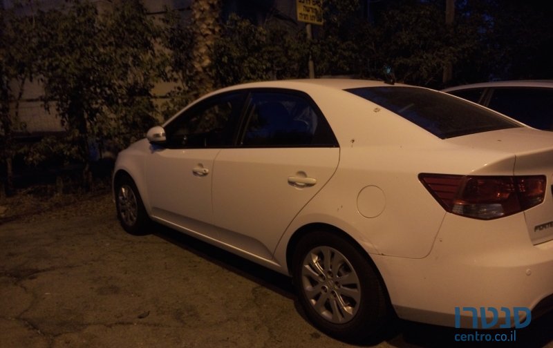 2010' Kia Forte photo #2