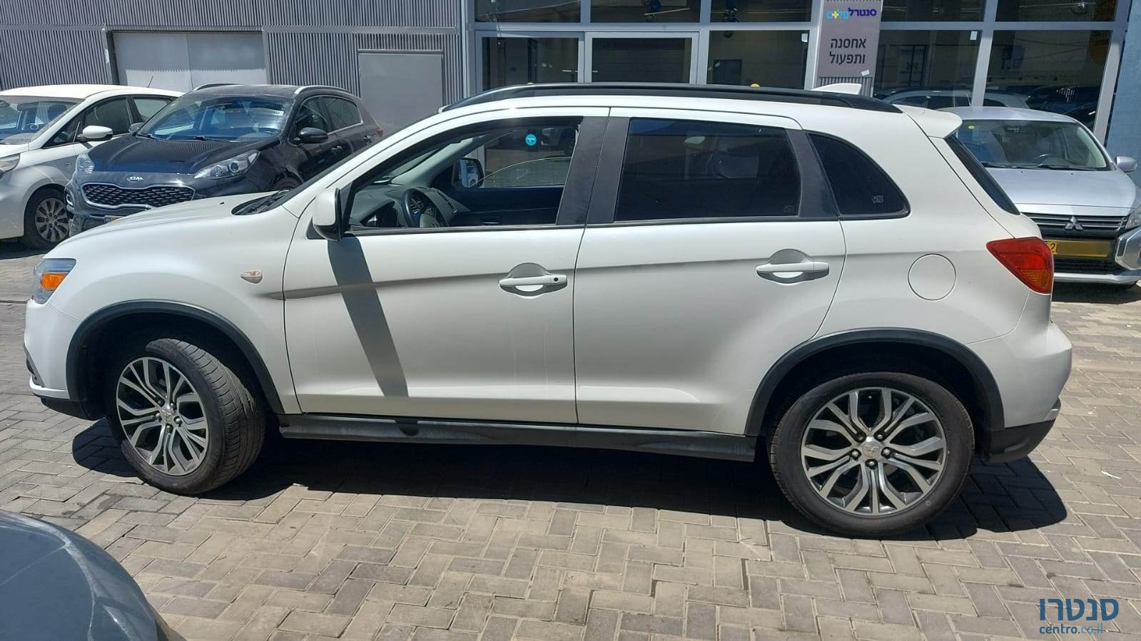 2018' Mitsubishi ASX photo #3