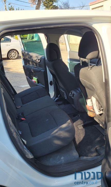 2016' Peugeot 3008 פיג'ו photo #5