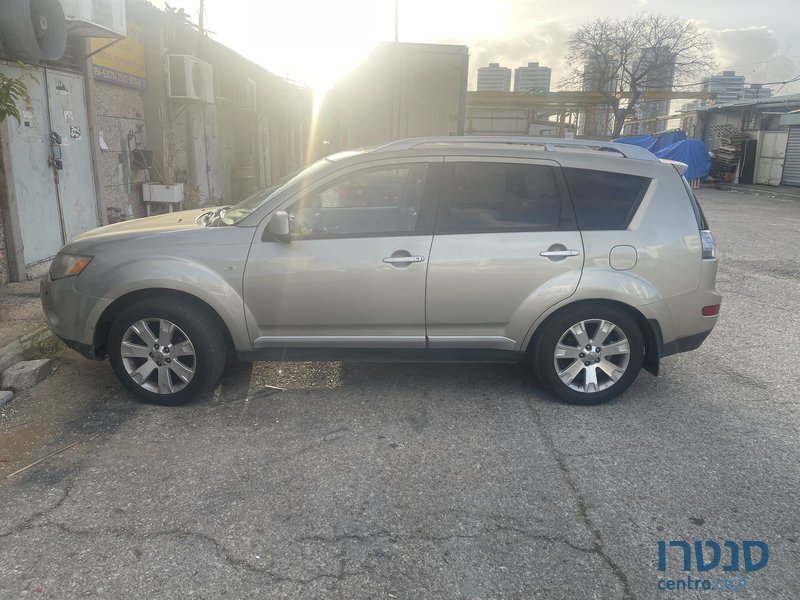 2008' Mitsubishi Outlander מיצובישי אאוטלנדר photo #1