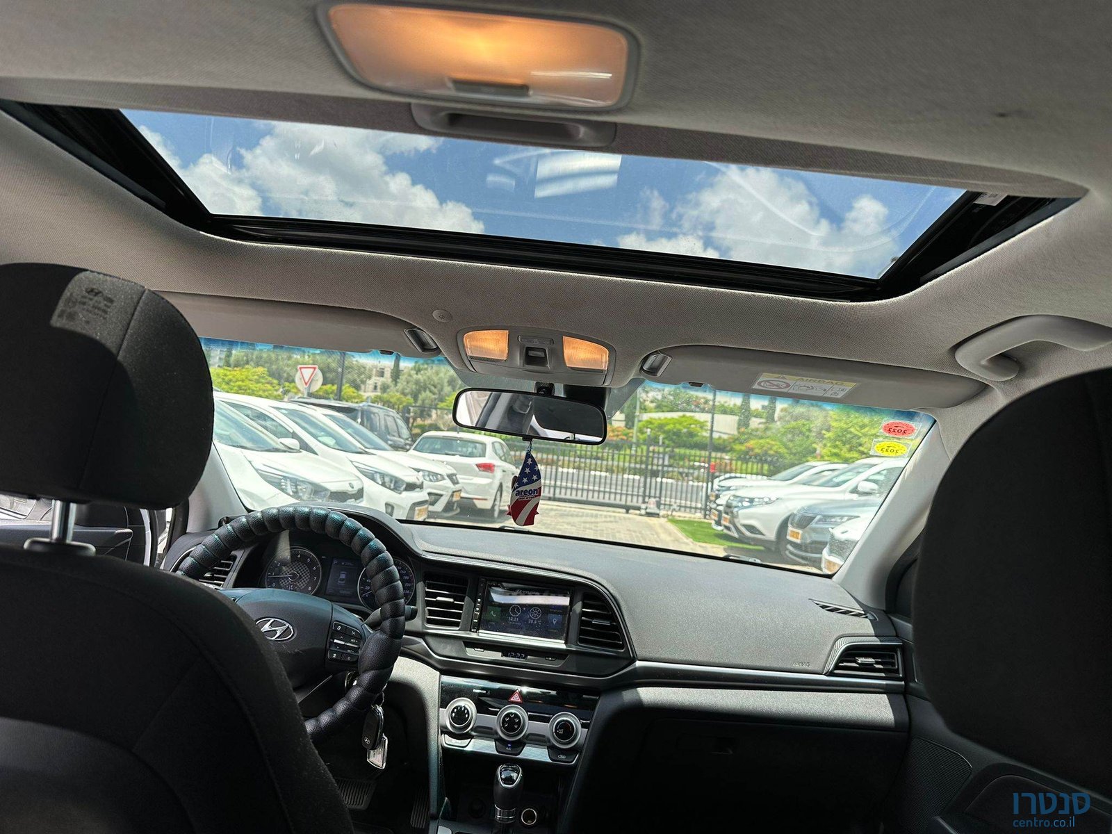 2017' Hyundai ELANTRA photo #5