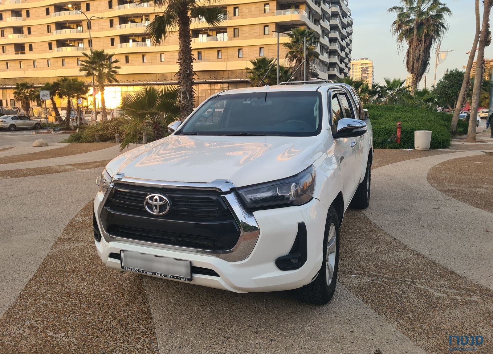 2017' Toyota Hilux טויוטה היילקס photo #1