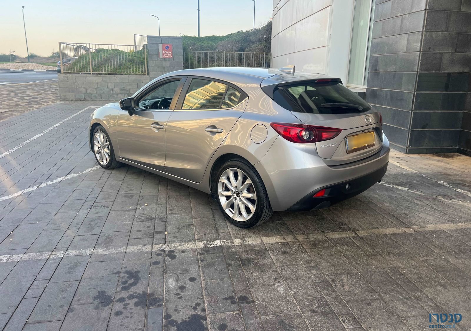 2015' Mazda 3 מאזדה photo #5