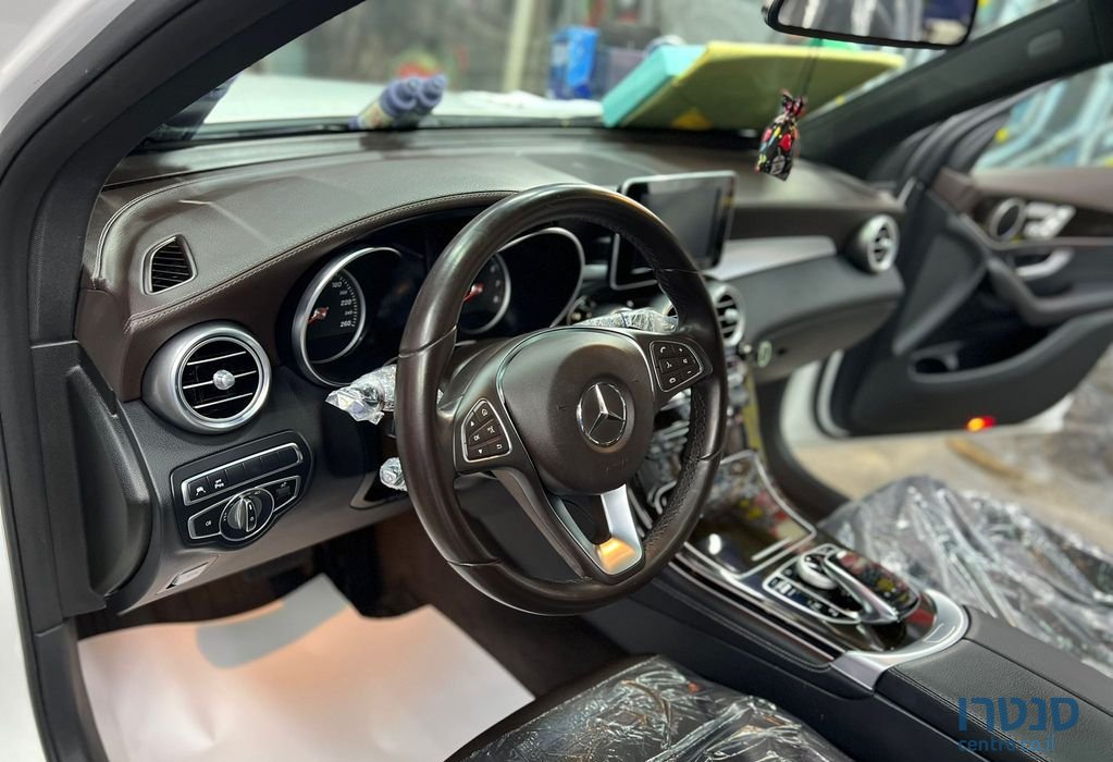 2017' Mercedes-Benz Glc מרצדס photo #4