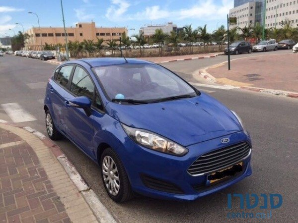 2013' Ford Fiesta photo #1