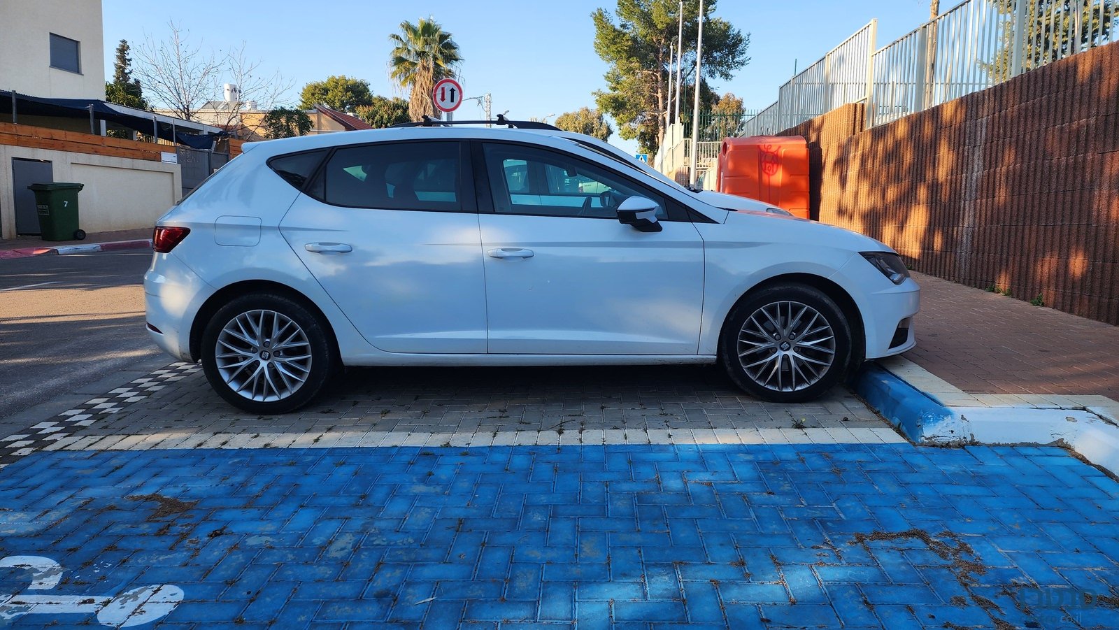 2017' SEAT Leon photo #1