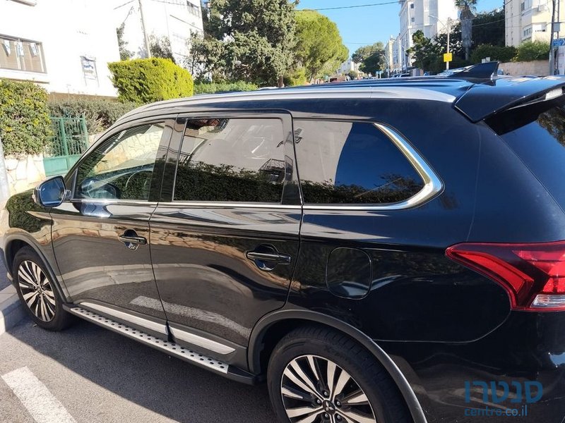 2019' Mitsubishi Outlander מיצובישי אאוטלנדר photo #2