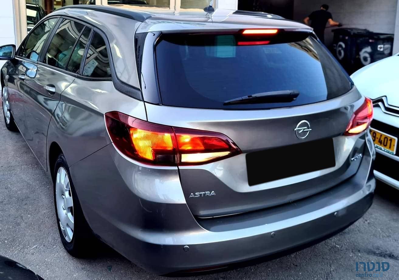 2016' Opel Astra photo #4