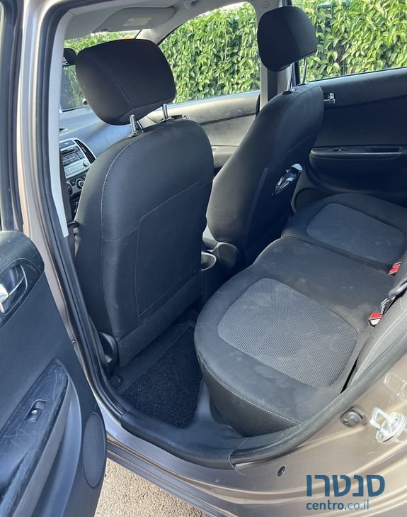 2013' Hyundai i20 יונדאי photo #5