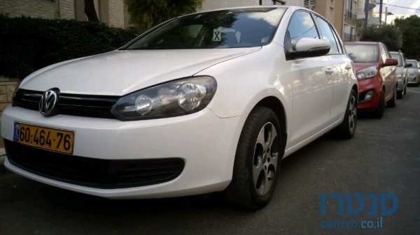 2011' Volkswagen Golf photo #3