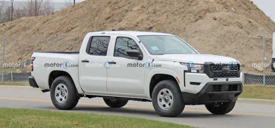 2022 Nissan Frontier S Caught On Camera Showing Its Base Model Attire