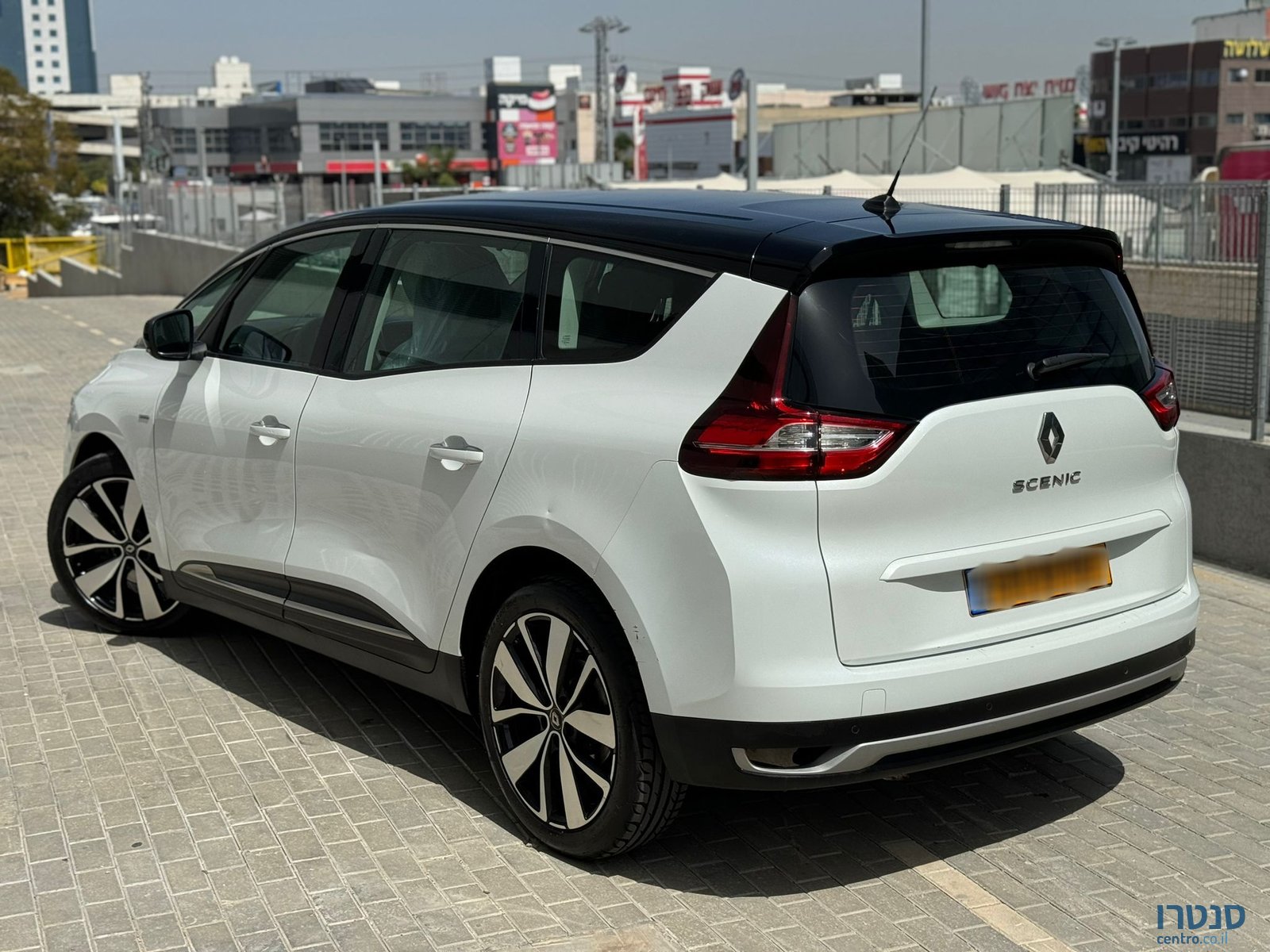 2021' Renault Grand Scenic photo #3