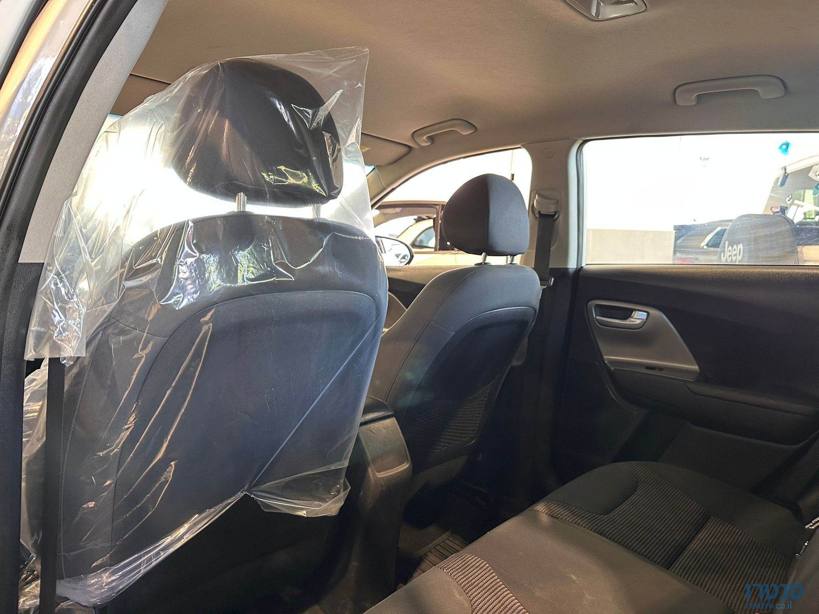 2020' Kia Niro photo #5