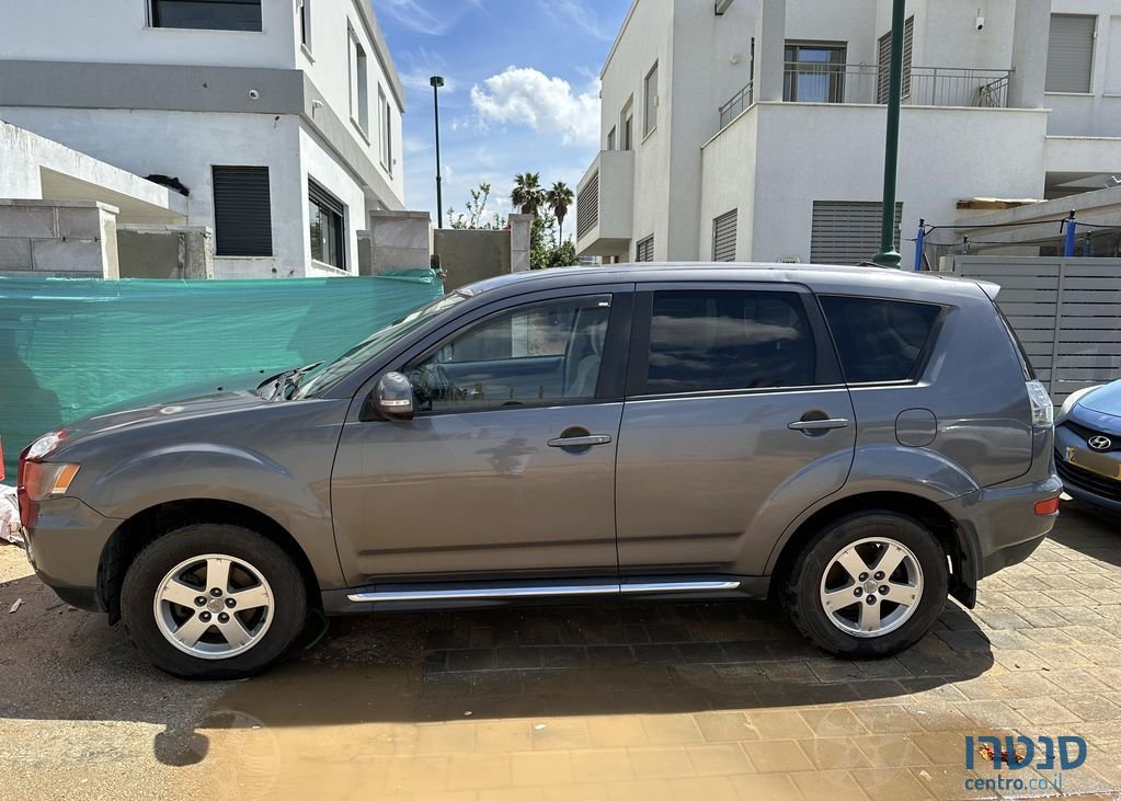 2010' Mitsubishi Outlander מיצובישי אאוטלנדר photo #1