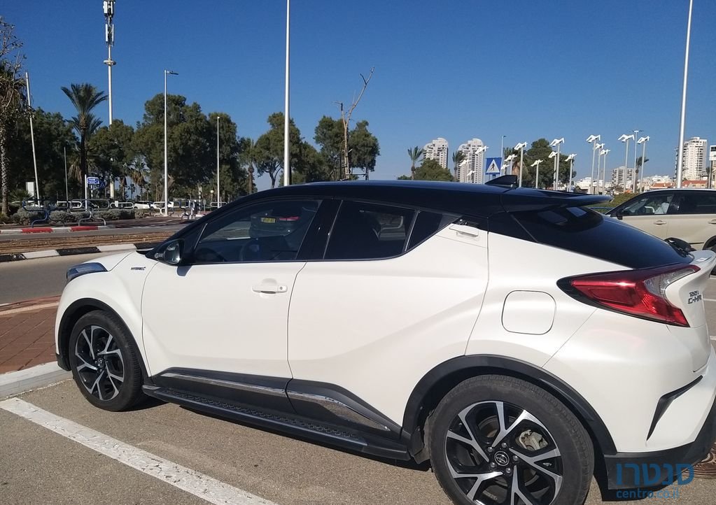 2018' Toyota C-HR טויוטה photo #1