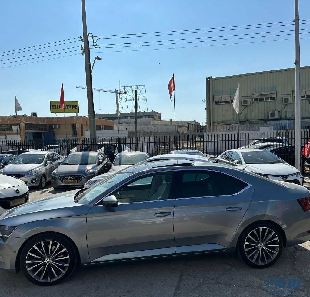 2019' Skoda Superb סקודה סופרב photo #4