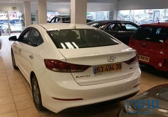 2017' Hyundai Elantra photo #2