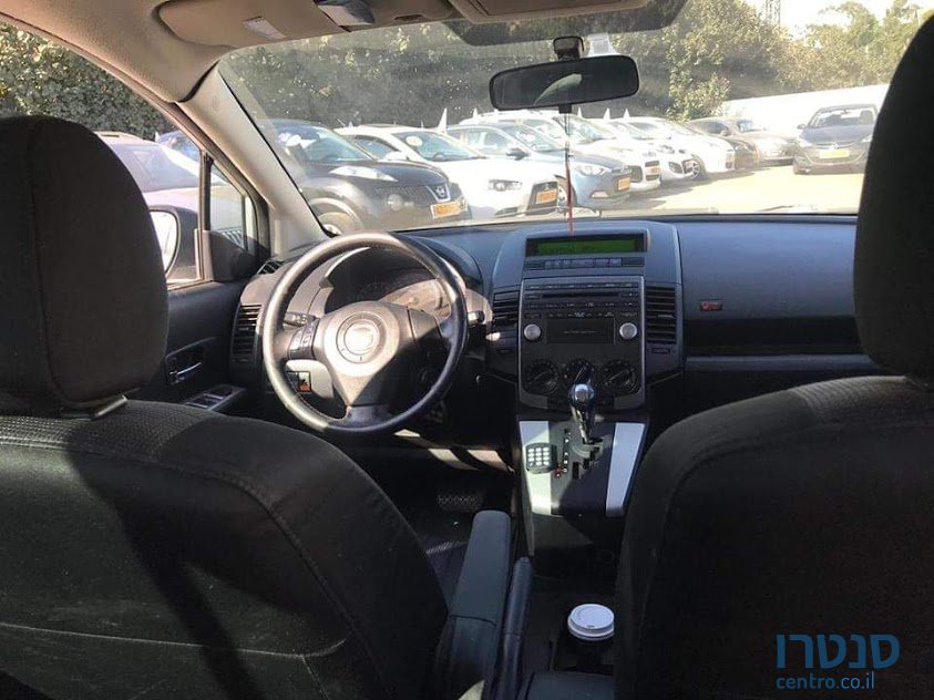 2008' Mazda 5 photo #3