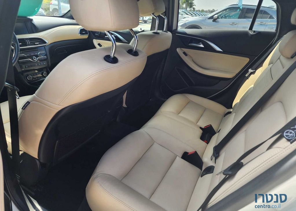 2019' Infiniti QX30 אינפיניטי photo #3