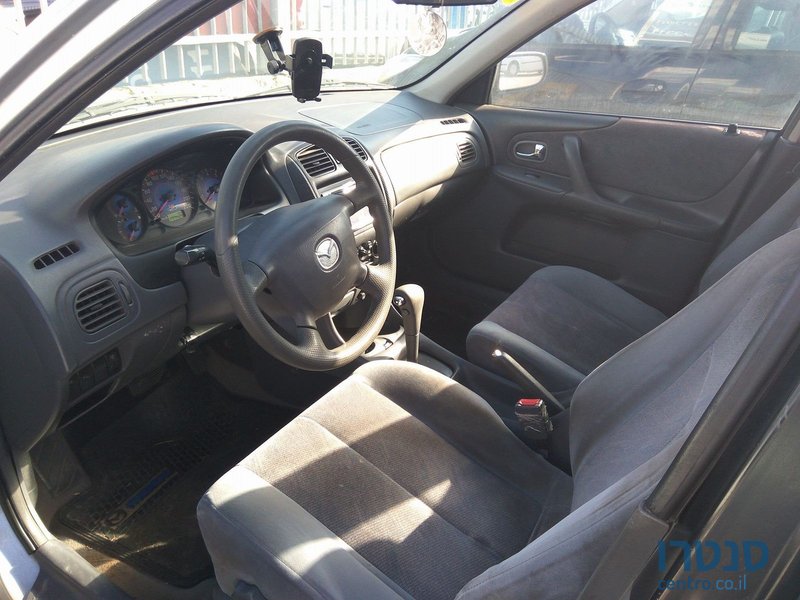 2001' Mazda 323 GLX photo #5