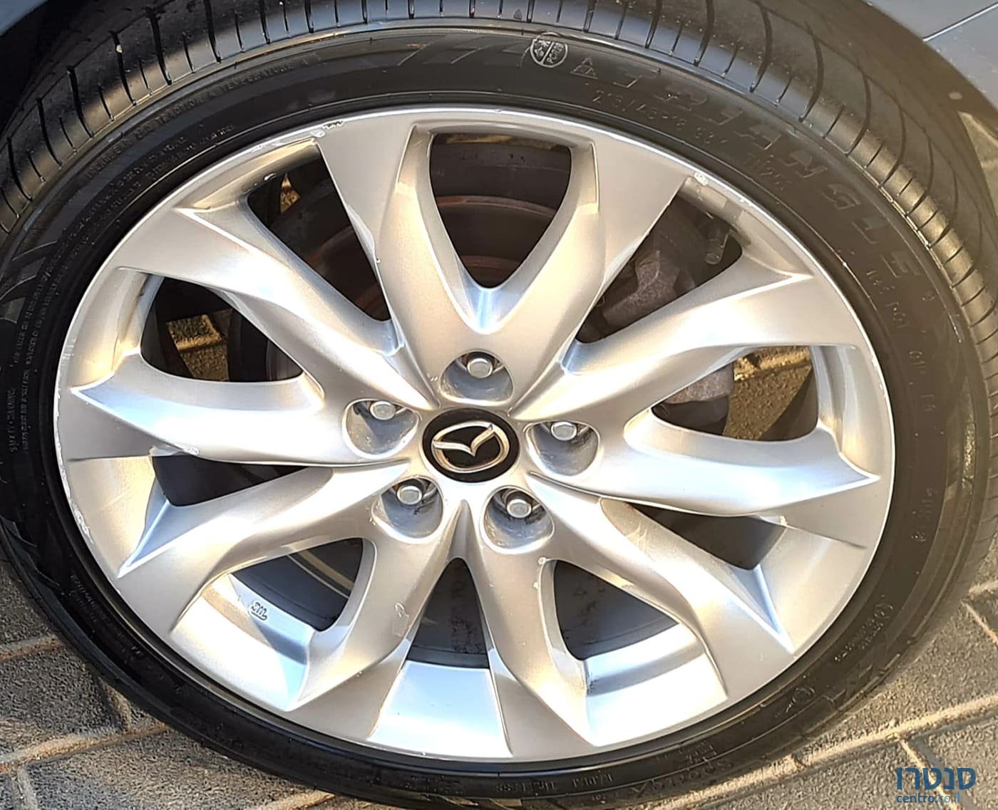 2017' Mazda 3 photo #5