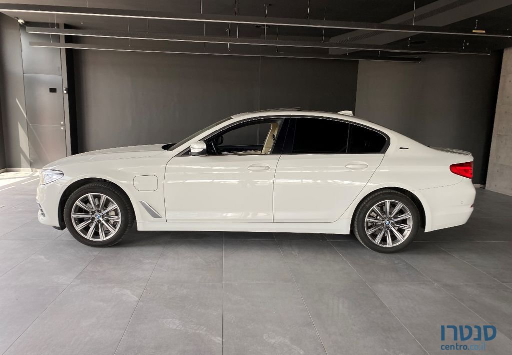 2019' BMW 5 Series ב.מ.וו סדרה 5 photo #2