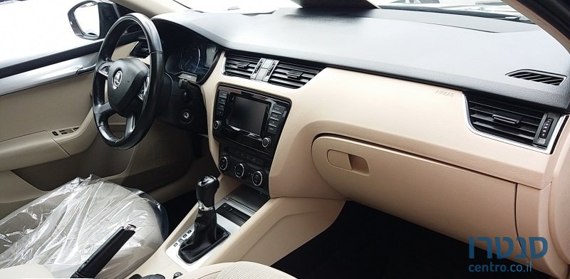 2015' Skoda Octavia photo #3