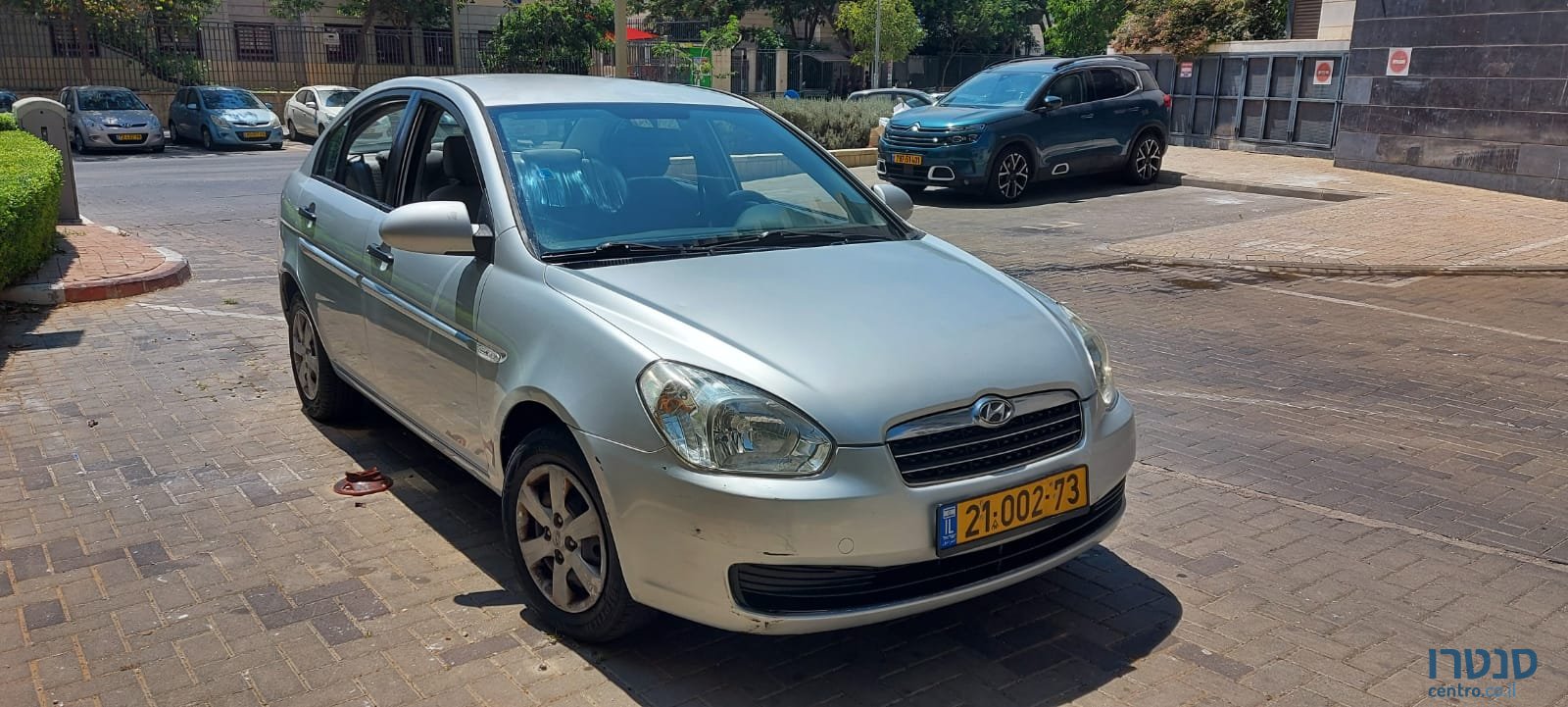 2010' Hyundai Accent photo #7